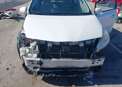 2013 Toyota Prius V Five z USA, uszkodzony, nr VIN JTDZN3EU6D3276726